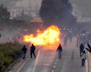 Η διάρρηξη της κοινωνικής συνοχής